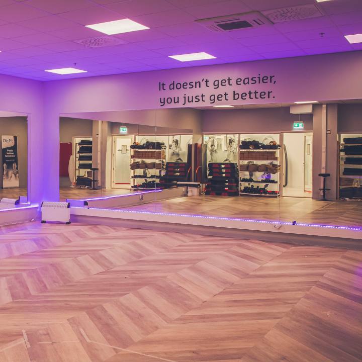 Ryhmäliikunta studio Fit Lahti pienryhmäliikunta.